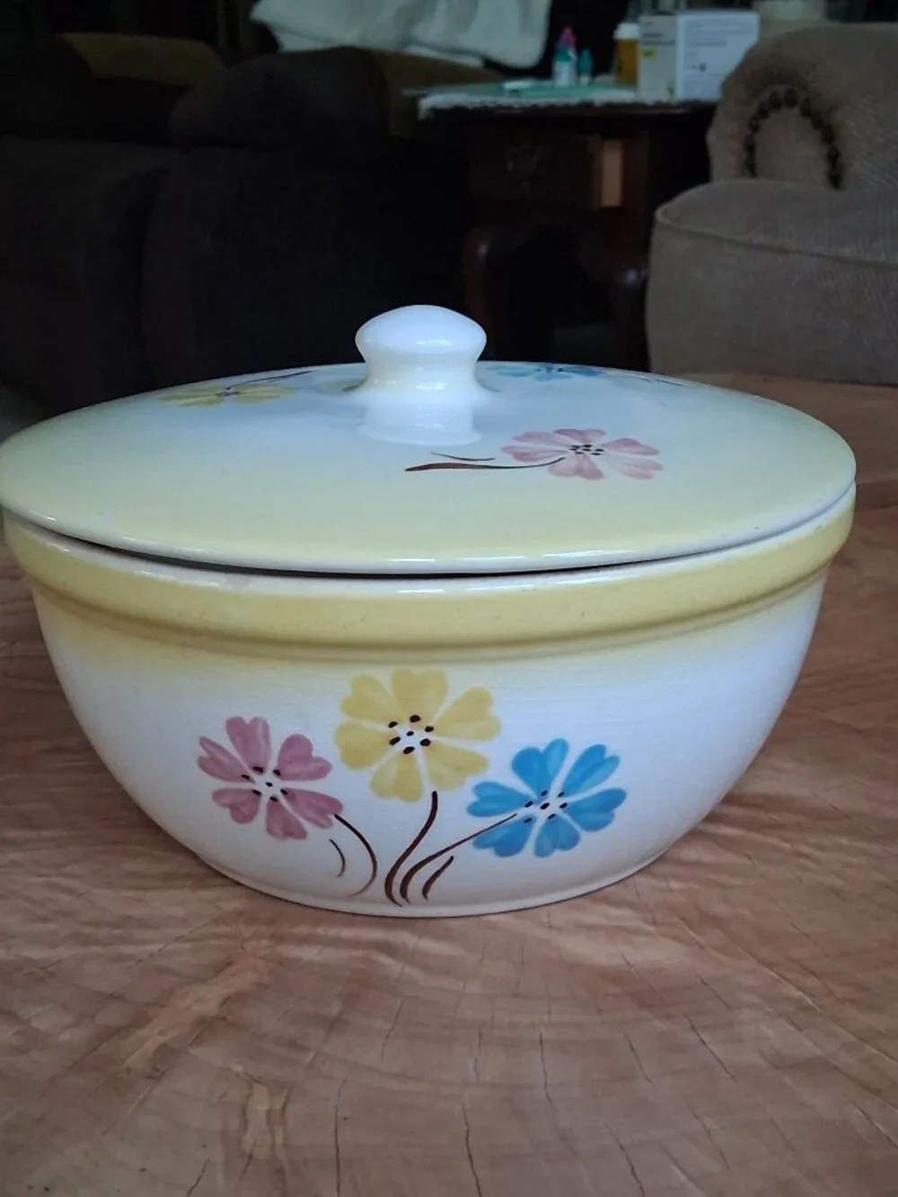 1949 Hull Pottery Cinderella Blossom Covered Casserole Dish Oven‑Serve